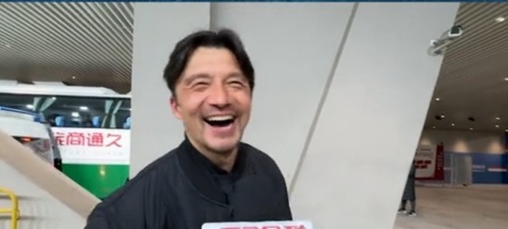 帶孩子和帶球隊(duì)哪個(gè)更累？謝暉笑言：都累，但帶孩子更累